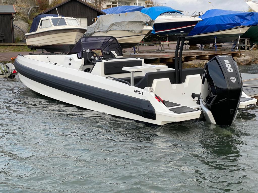 827 mit 250PS und Trailer