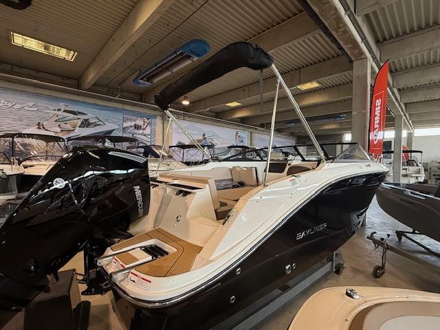 C21 Cuddy mit 225 PS TESTBOOT C21 Cuddy mit 225 PS TESTBOOT