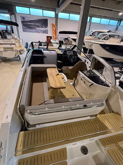 Activ 755 Cruiser mit 250 PS Activ 755 Cruiser mit 250 PS