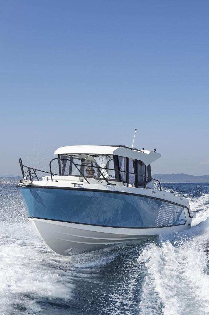 Captur 805 Pilothouse Captur 805 Pilothouse