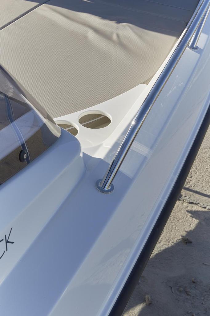 Activ 675 Sundeck mit 150 PS und Trailer
