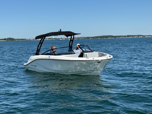 V20i Bowrider mit MerCruiser 4,5L 250PS V20i Bowrider mit MerCruiser 4,5L 250PS