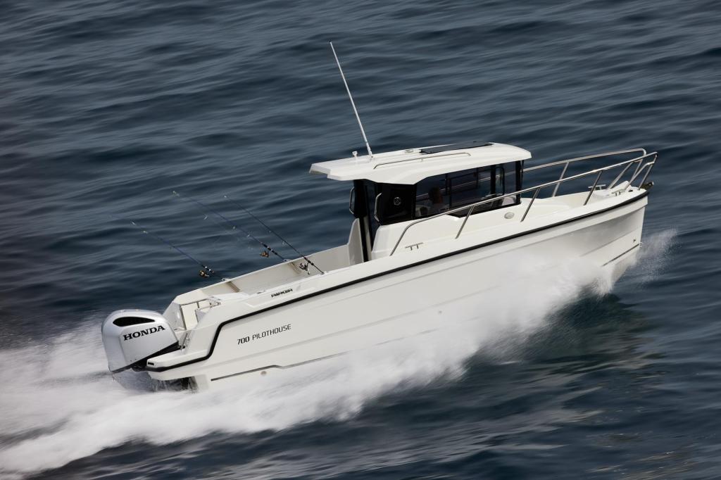 700 Pilothouse inkl. 115 PS und Trailer 700 Pilothouse inkl. 115 PS und Trailer