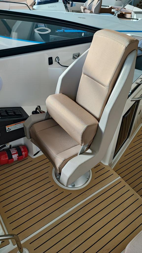 ACTIV 805 CRUISER 250PS V8 ACTIV 805 CRUISER 250PS V8