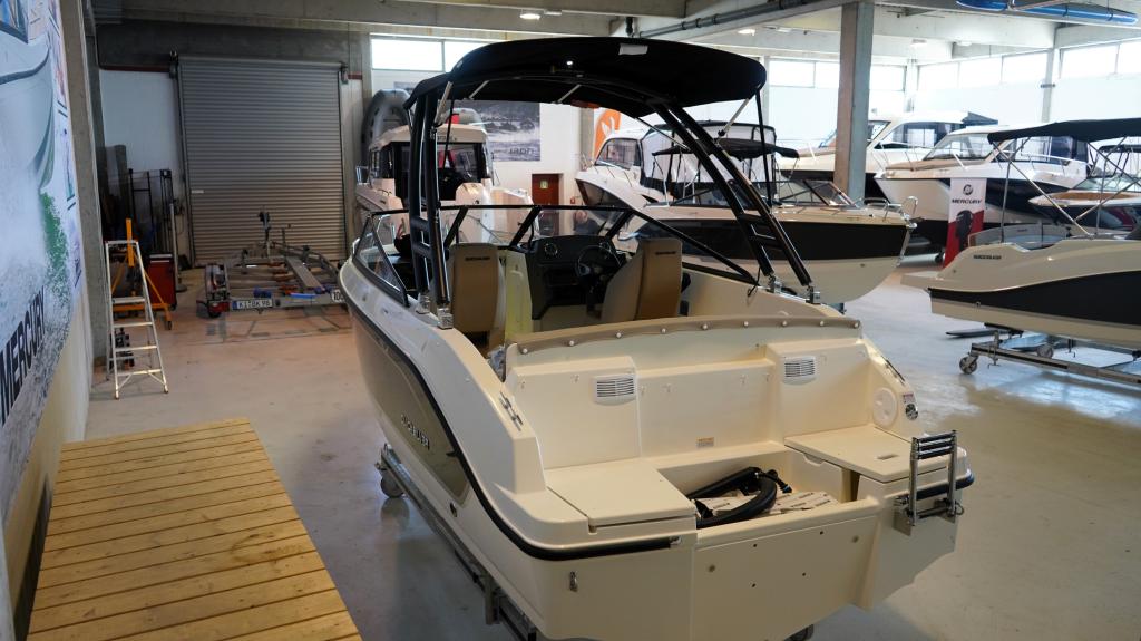 Activ 605 Bowrider mit 115 PS