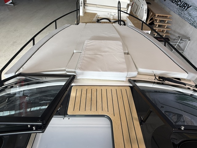 Quicksilver Activ 755 Cruiser mit 250 PS, (#001)