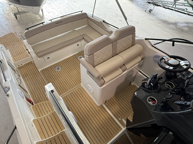 Quicksilver 875 Sundeck mit 2x Mercury F250 (500 PS)