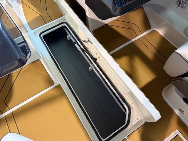 V20 Bowrider Outboard 200PS