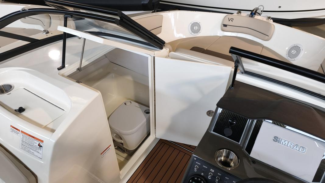Bayliner VR6 Bowrider mit Mercury 175 PS, Lagerboot