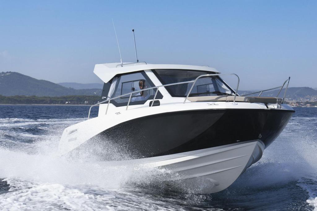 705 Weekend mit 150 PS und Trailer 705 Weekend mit 150 PS und Trailer