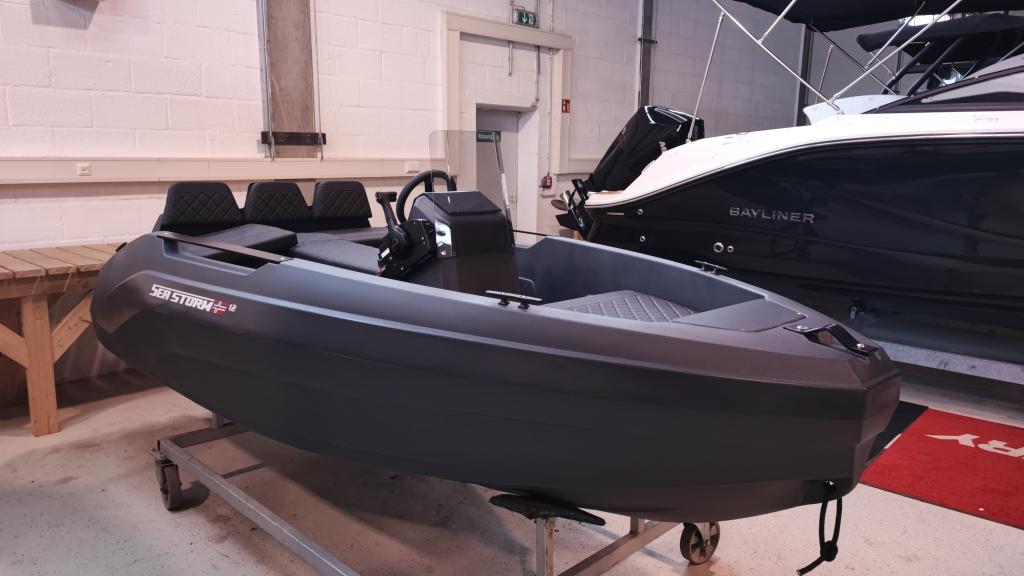 12 Advantage mit 15 PS mit Trailer