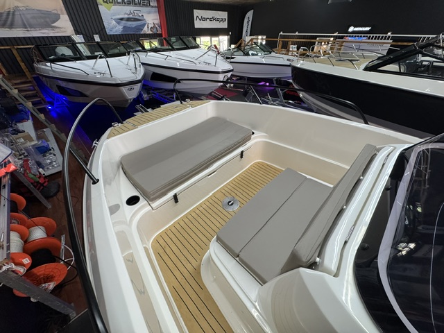 Quicksilver Activ 605 Open mit Mercury 150PS Lagerboot