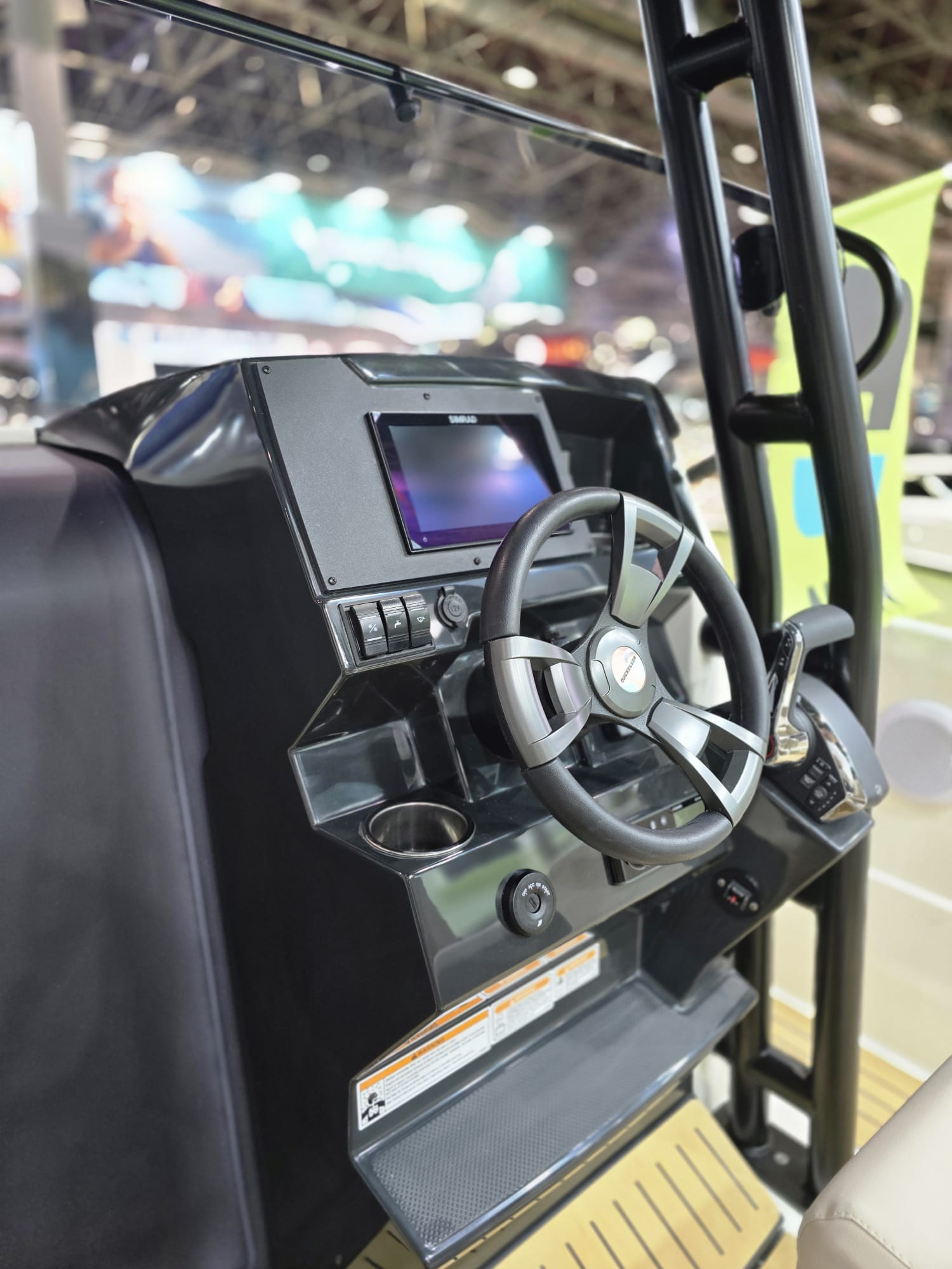 Quicksilver Activ 705 Open mit Mercury 200PS Lagerboot