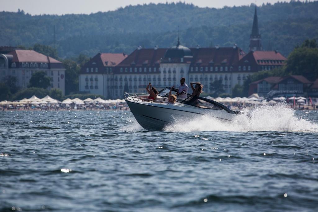630 Bowrider mit 115 PS und Trailer