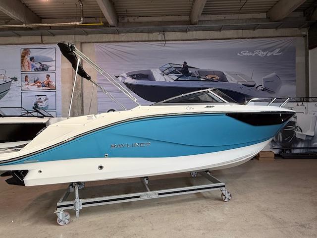 C21i Cuddy IB Premiere C21i Cuddy IB Premiere