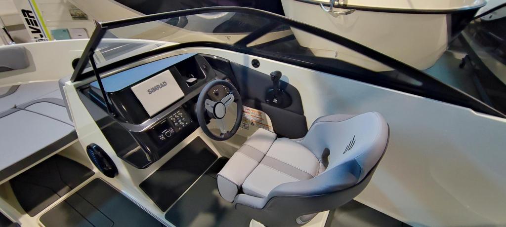 V20i Bowrider mit MerCruiser 4,5L 250PS