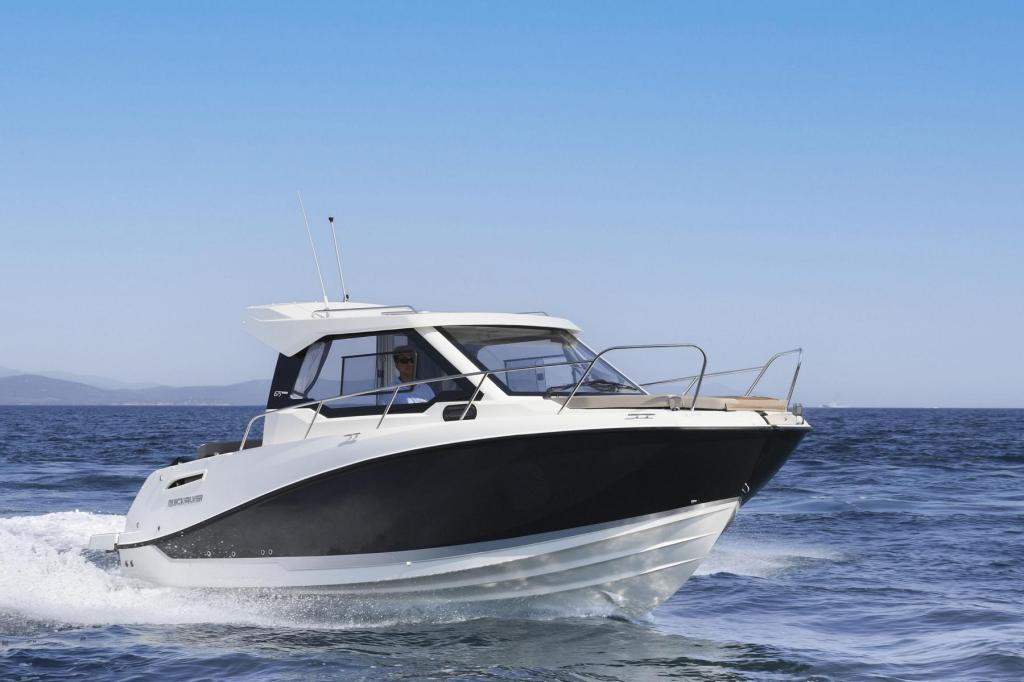 705 Weekend mit 150 PS und Trailer 705 Weekend mit 150 PS und Trailer