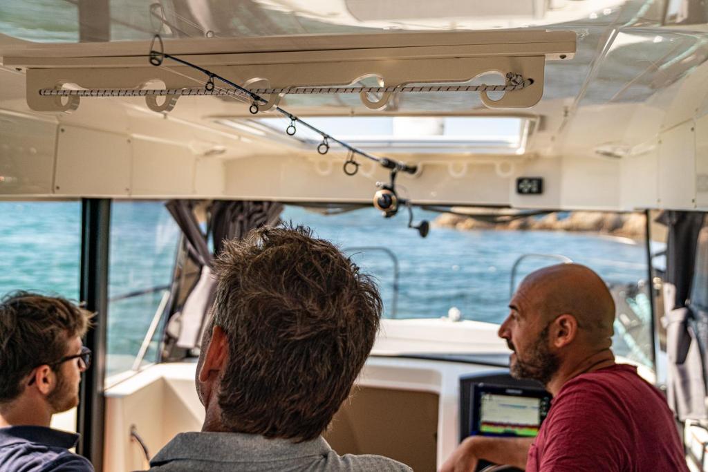 Captur 805 Pilothouse Captur 805 Pilothouse