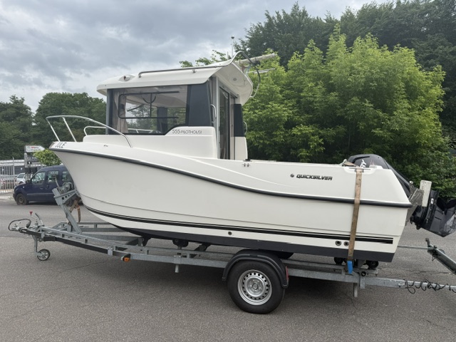 Quicksilver 555 Pilothouse mit Mercury F100 EFI Gebraucht