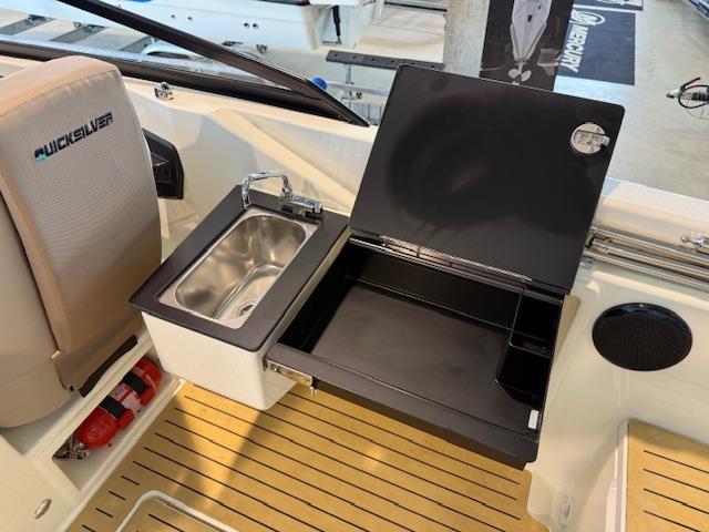 Activ 675 Bowrider mit 175 PS