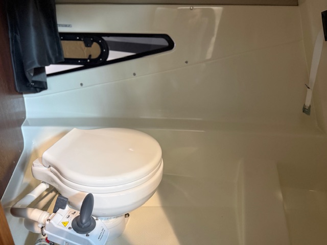 Quicksilver Activ 755 Cruiser mit Mercury 250PS Lagerboot