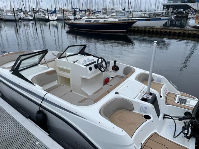 Activ 525 Axess mit 15 PS und Trailer, Element M17
