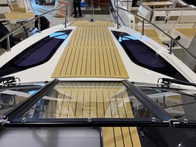 Activ 755 Cruiser mit 250 PS Activ 755 Cruiser mit 250 PS