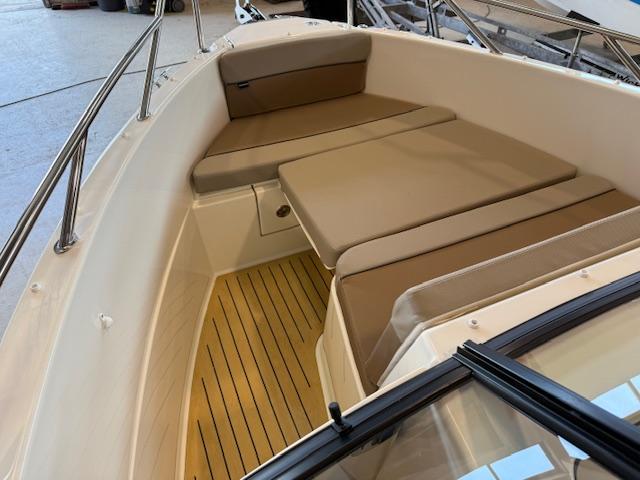 Activ 675 Bowrider mit 175 PS