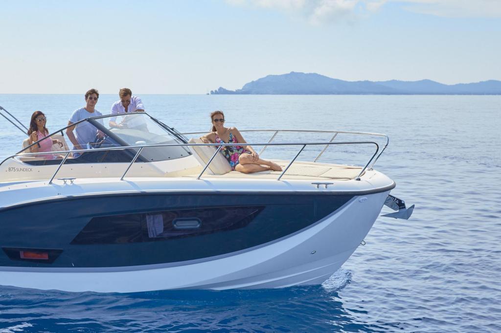 Activ 875 Sundeck Activ 875 Sundeck