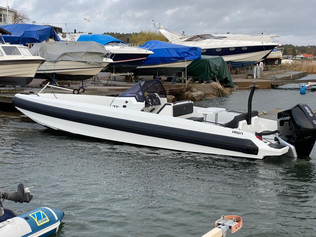 827 mit 250PS und Trailer