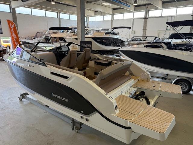 Activ 675 Bowrider mit 175 PS
