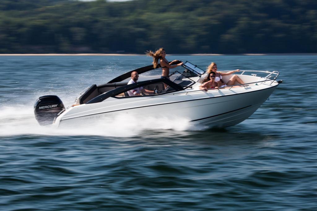 630 Bowrider mit 115 PS und Trailer