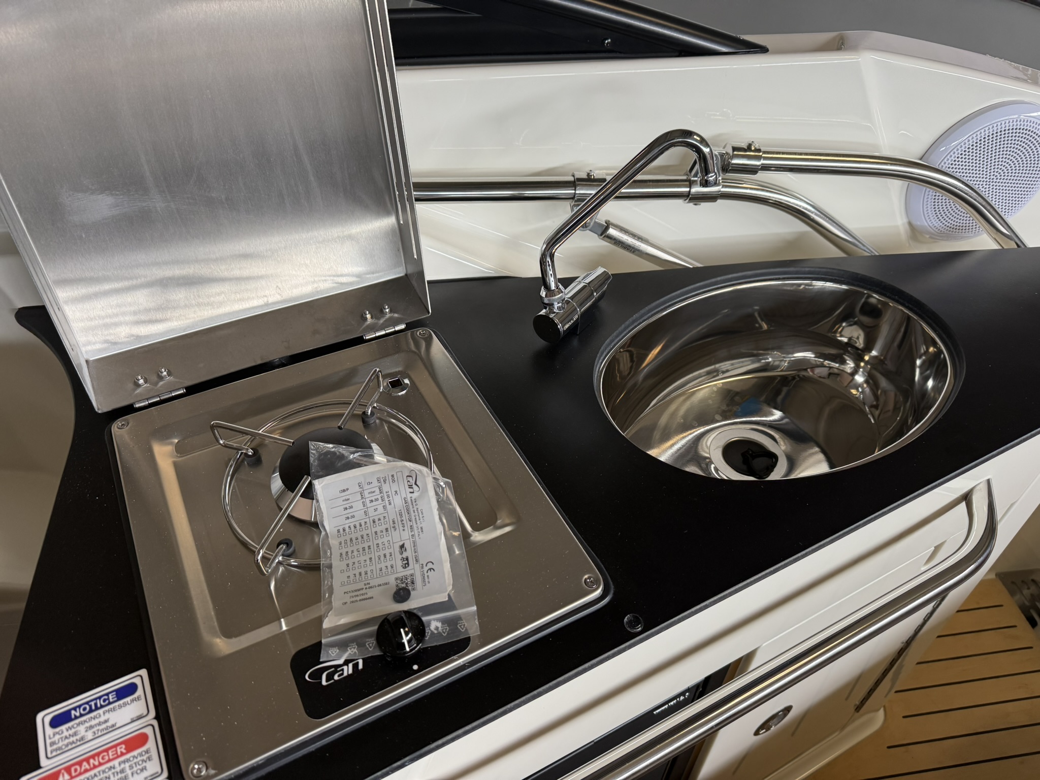 Quicksilver Activ 805 Cruiser mit Mercury 250PS Lagerboot 