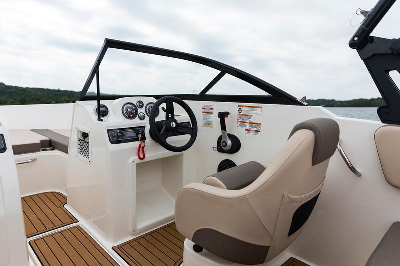 VR4 Bowrider Outboard mit 115PS