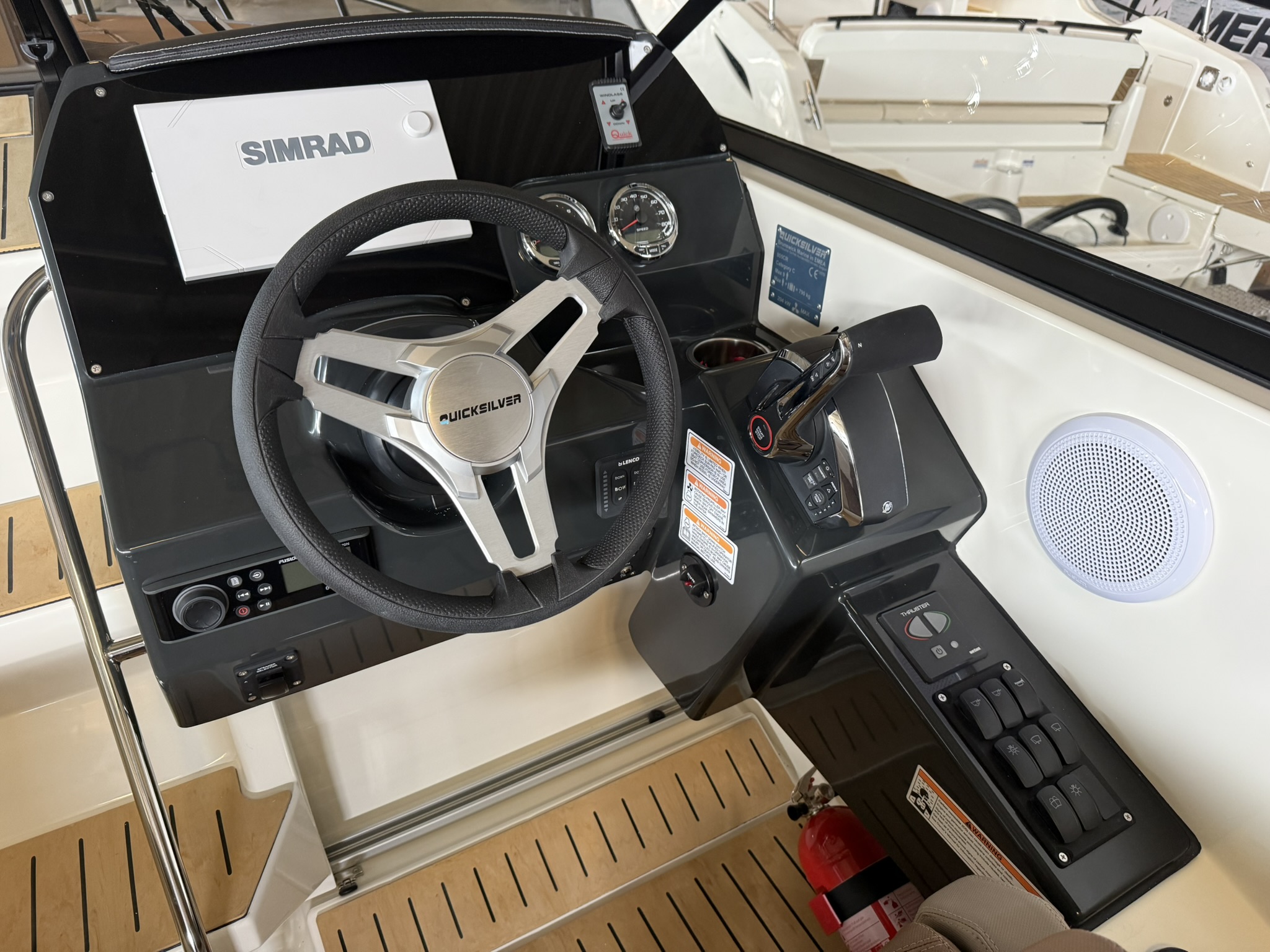 Quicksilver Activ 805 Cruiser mit Mercury 250PS Lagerboot 