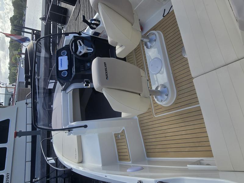 Quicksilver Activ 605 Sundeck mit 150PS