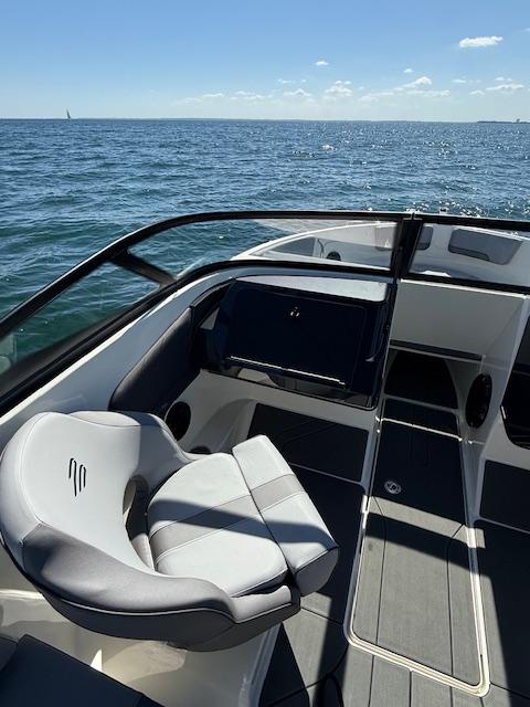 V20i Bowrider mit MerCruiser 4,5L 250PS
