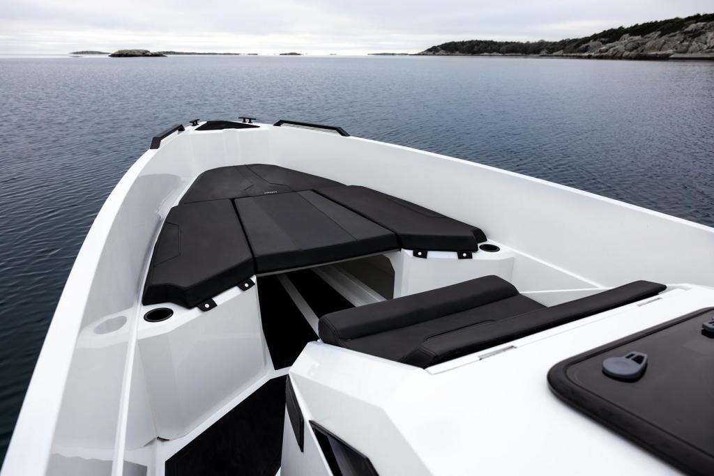 907 mit 300 PS und Trailer