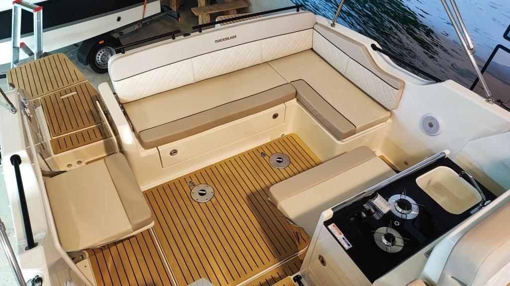 Activ 875 Sundeck 2x200PS V6