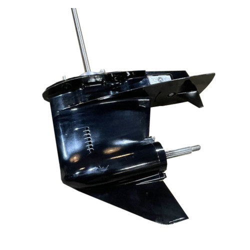 Hochwertiges Unterwasserteil/Getriebe-Ersatzteil passend für Mercury F40, F50 und F60 Außenbordmotoren. Ideal für Reparatur, Wartung und Austausch der Antriebseinheit im Marinebereich.