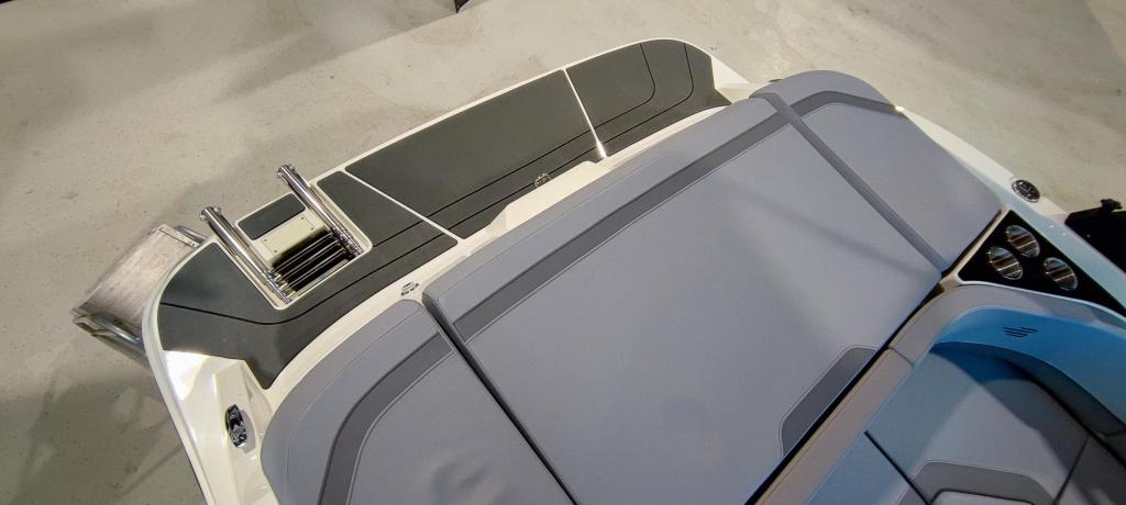 V20i Bowrider mit MerCruiser 4,5L 250PS
