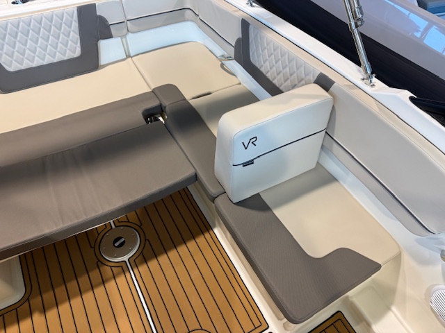 VR4 Bowrider Outboard mit 115PS Lagerboot #2786774