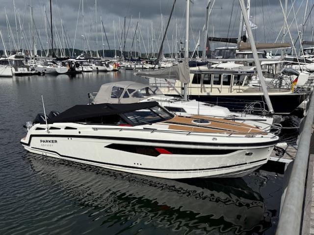 910 Odyssey mit 2x 250PS MESSEBOOT