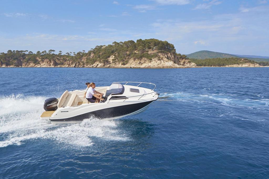 555 Cabin mit 15PS und Trailer