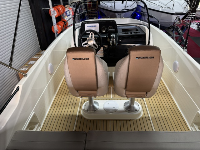 Quicksilver Activ 605 Open mit Mercury 150PS Lagerboot