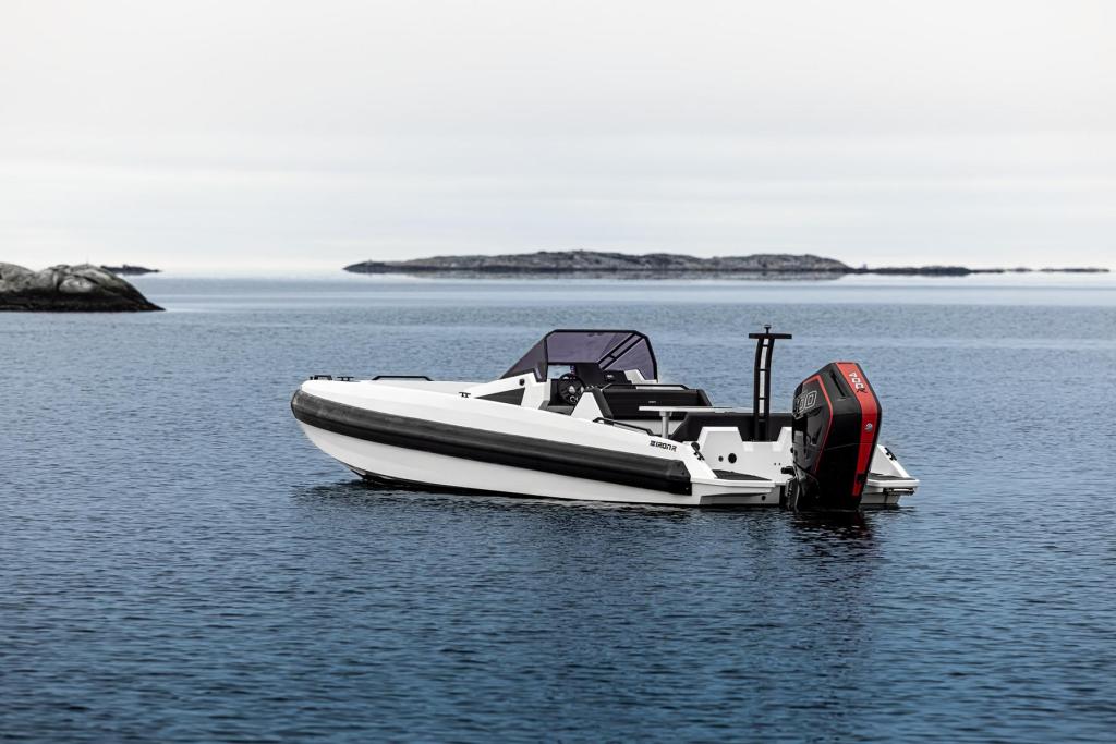 907 mit 300 PS und Trailer