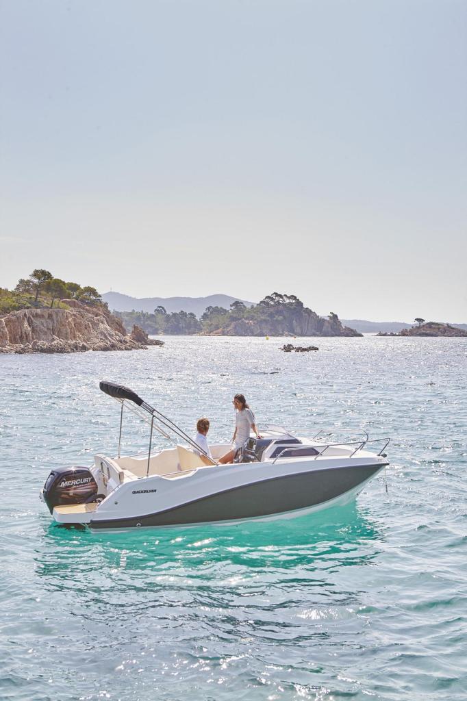 555 Cabin mit 80PS und Trailer