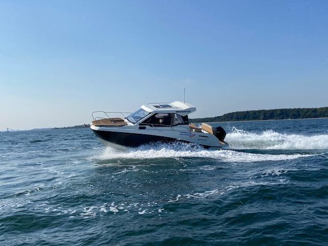 705 Weekend mit 150 PS und Trailer 705 Weekend mit 150 PS und Trailer