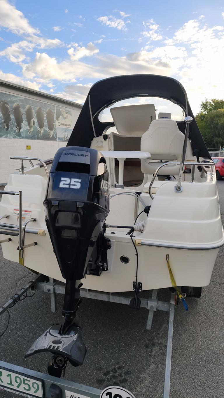 Quicksilver Activ 430 Cabin mit Mercury 25 PS und Trailer, Gebraucht