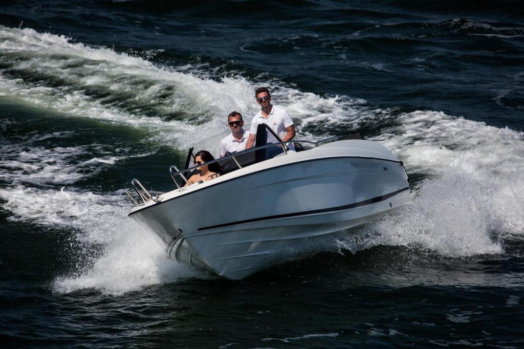 630 Bowrider mit 115 PS und Trailer